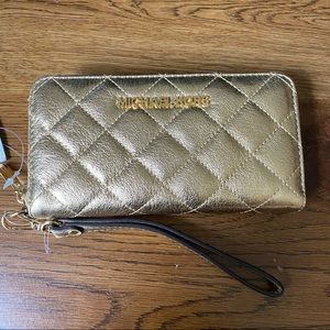 [NWT] Michael Kors Susannah Quilted Wallet
